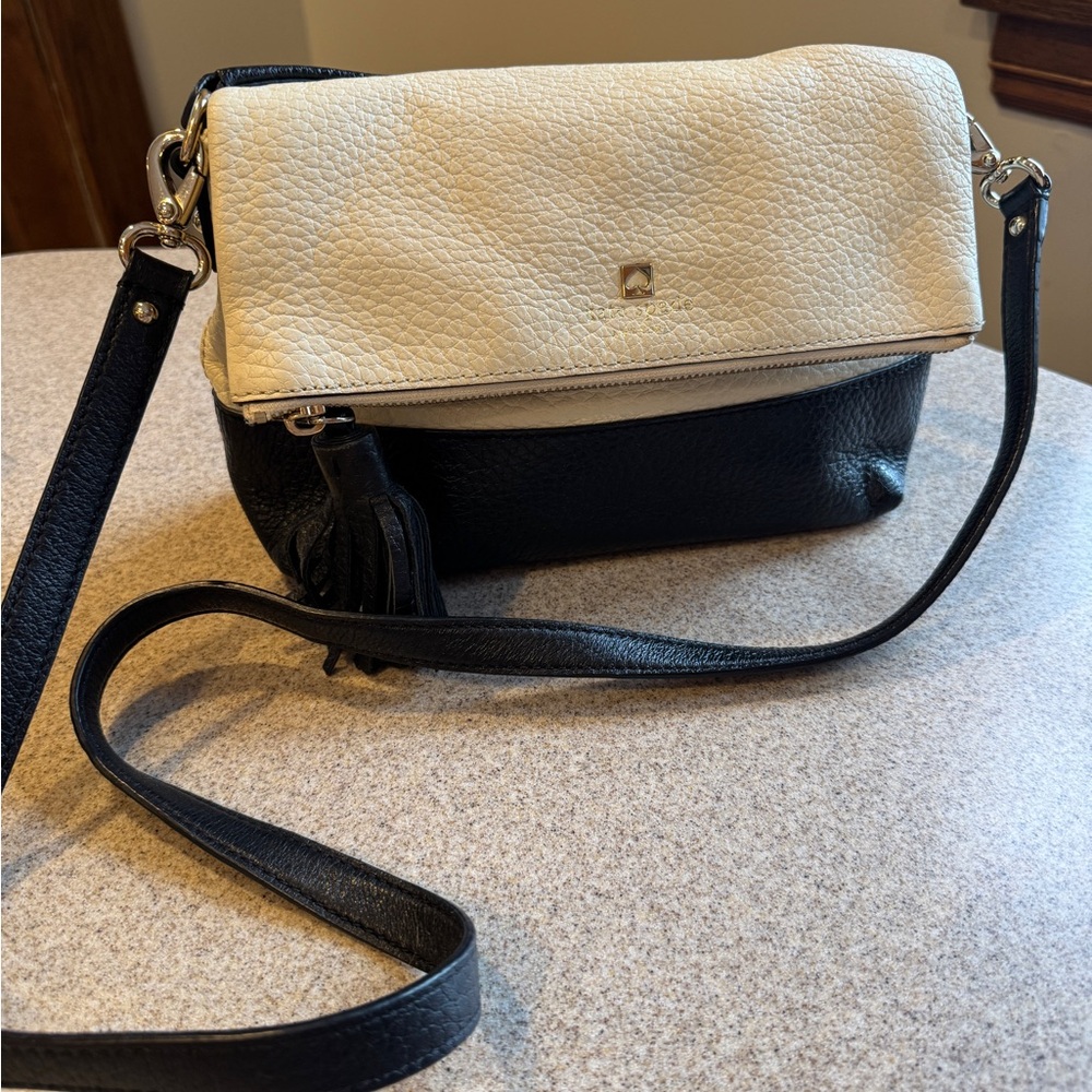 Kate Spade Southport Ave Maria Crossbody Bag in Pebbled Leather, Great Condition